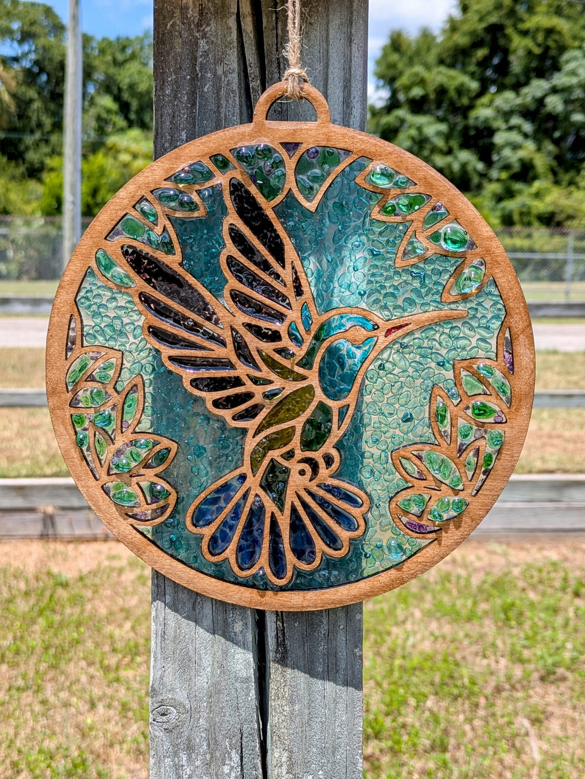 Hummingbird Crushed Glass Suncatcher – 8 Inch Round Resin Window Art CC004