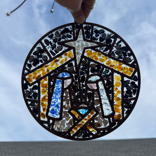 Nativity Crushed Glass Suncatcher – 8 Inch Round Resin Window Art CC002