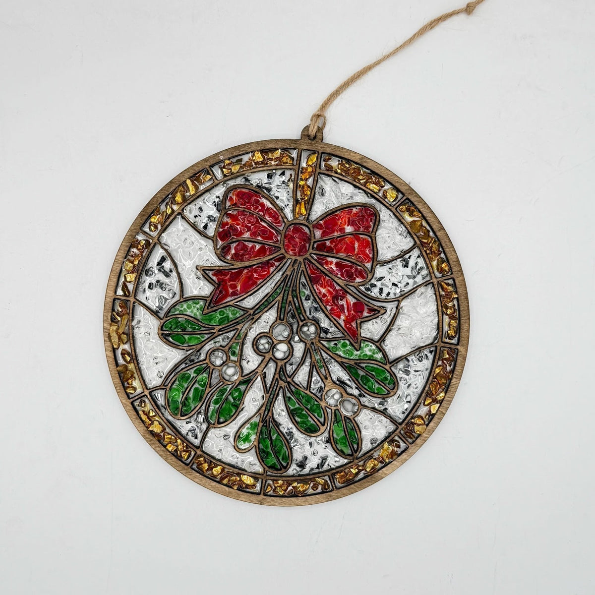 Mistletoe Crushed Glass Suncatcher – 8 Inch Round Resin Window Art CC006